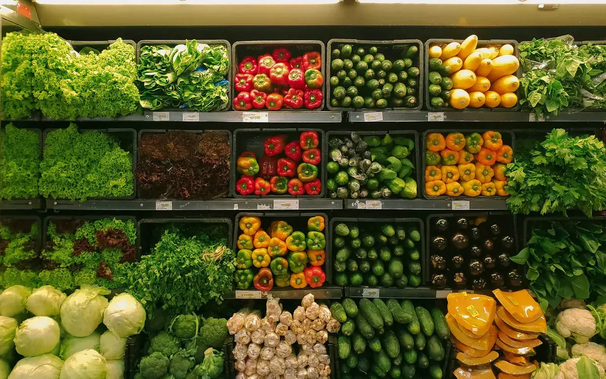 How to Build a Grocery List That Reduces Food Waste